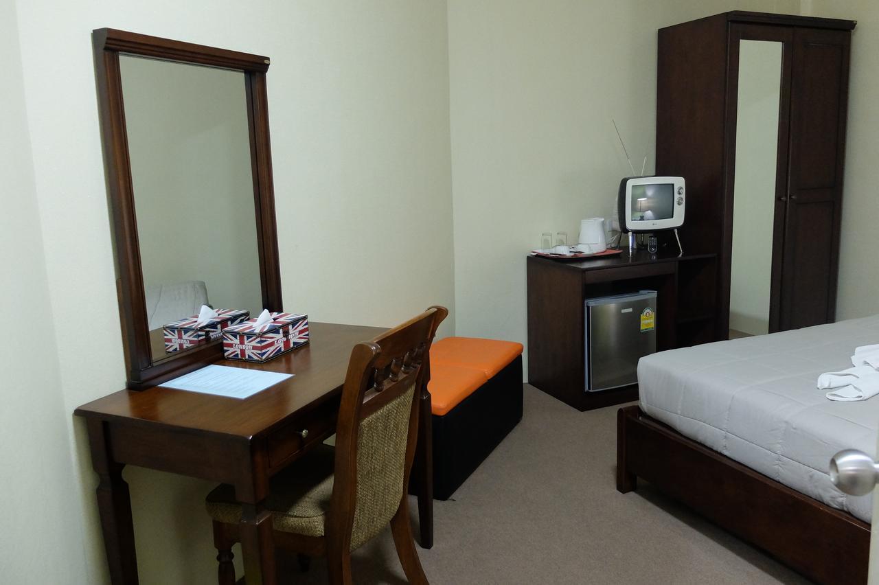 Tawanwarn Hotel Krabi town Buitenkant foto
